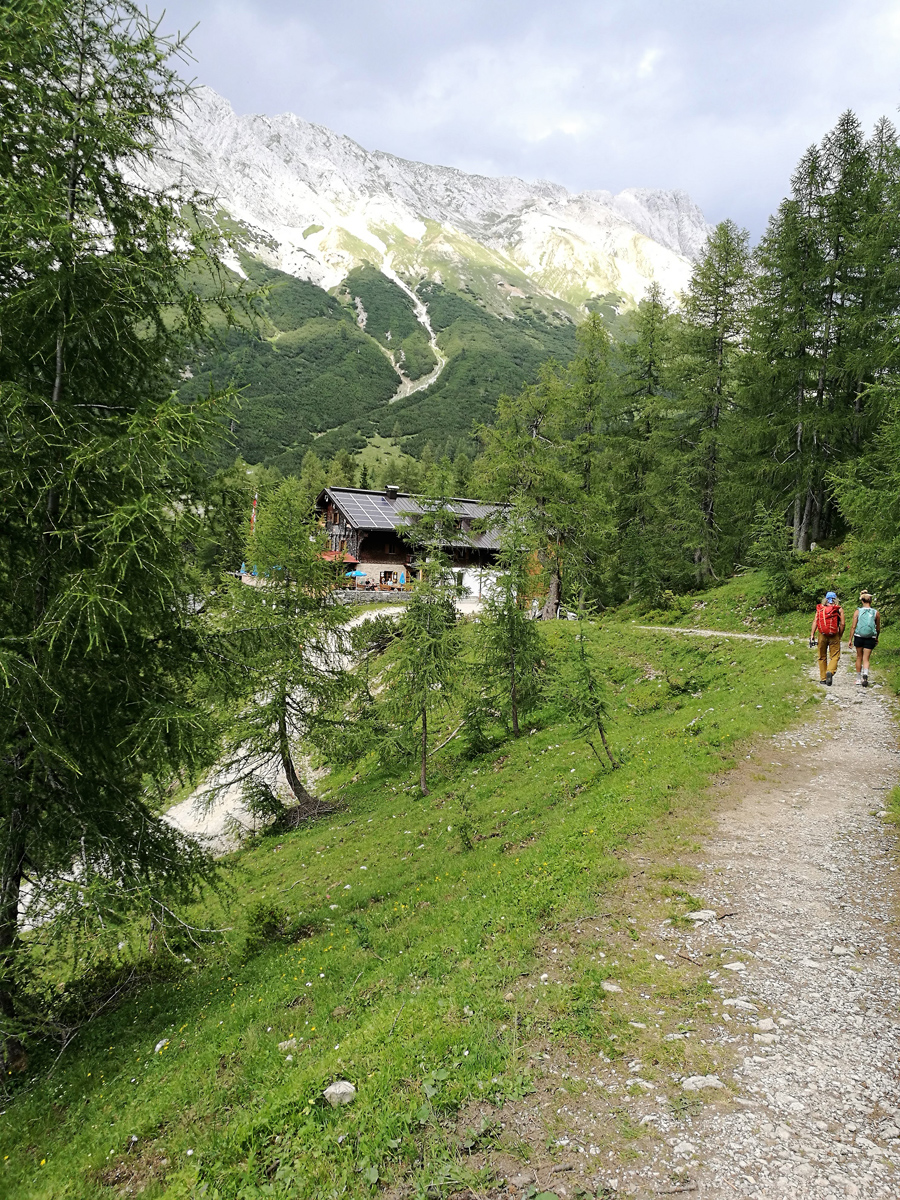 Karwendel Hoehenweg Weitwanderung Tirol