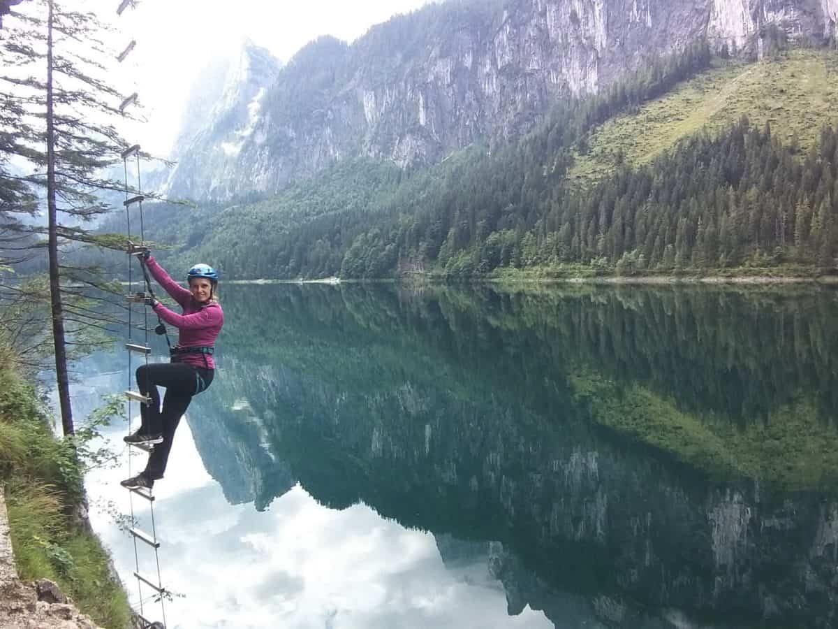Leiter hoch über dem Gosausee